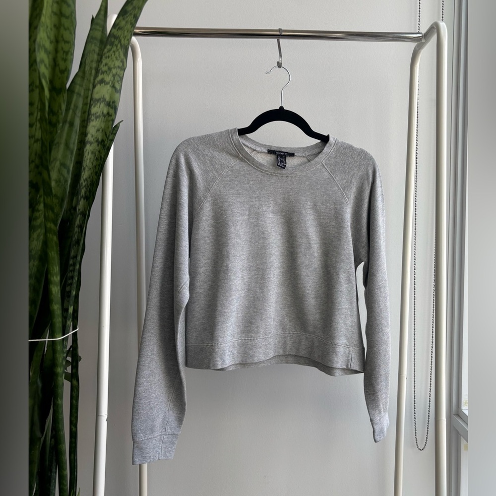 2/$20 FOREVER 21 | Cozy Gray Cropped Crewneck Sweatshirt M